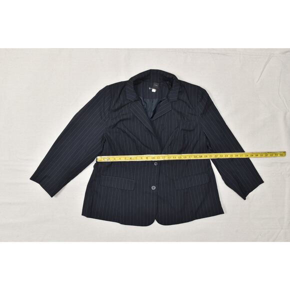 Lane Bryant Plus Size 22 Black Pinstripe Blazer Jacket 2 Button Dark - Picture 2 of 8